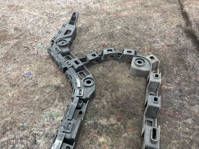 bontott VW GOLF VII Jobb hátsó Oldal Lökhárító Tartó (Műanyag)