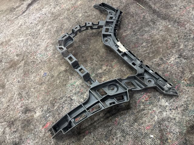 bontott VW GOLF VII Jobb hátsó Oldal Lökhárító Tartó (Műanyag)