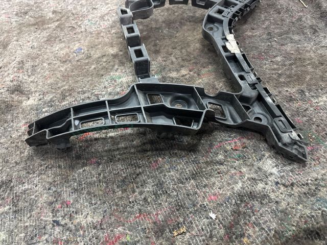 bontott VW GOLF VII Jobb hátsó Oldal Lökhárító Tartó (Műanyag)