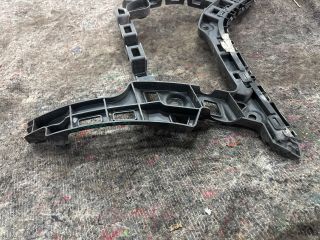 bontott VW GOLF VII Jobb hátsó Oldal Lökhárító Tartó (Műanyag)