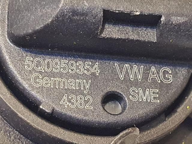 bontott VW GOLF VII Jobb hátsó Oldal Ütközés Érzékelő