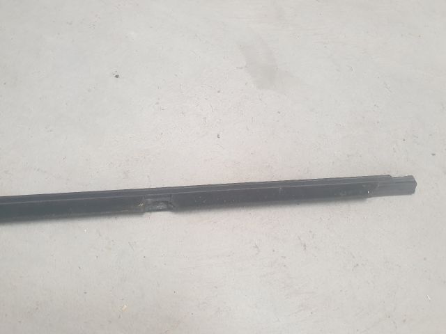 bontott VW GOLF VII Jobb hátsó Vízlehúzó Gumicsík