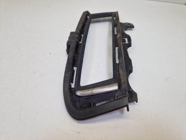 bontott VW GOLF VII Jobb Ködfényszóró Lámpakeret