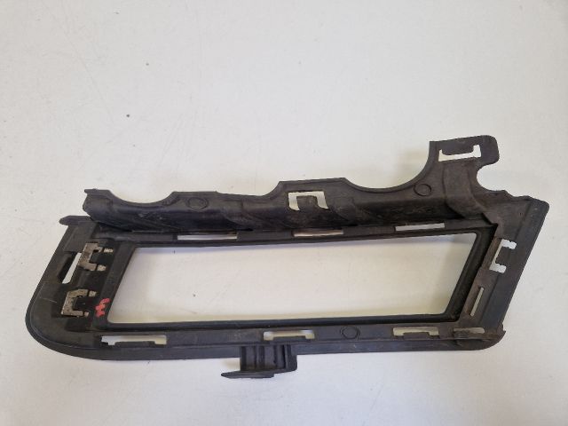 bontott VW GOLF VII Jobb Ködfényszóró Lámpakeret