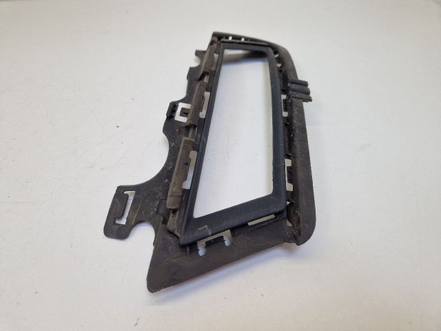 bontott VW GOLF VII Jobb Ködfényszóró Lámpakeret