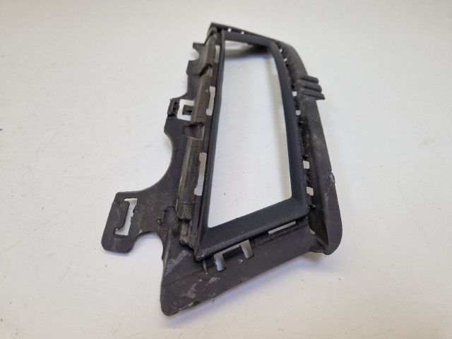 bontott VW GOLF VII Jobb Ködfényszóró Lámpakeret