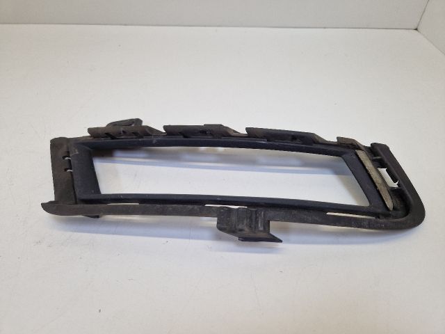 bontott VW GOLF VII Jobb Ködfényszóró Lámpakeret