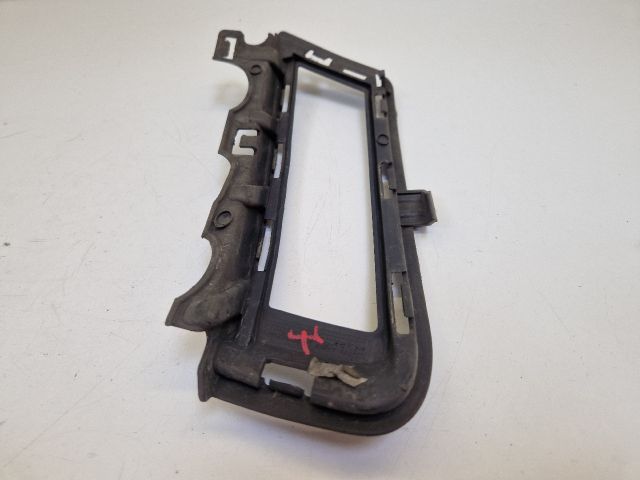 bontott VW GOLF VII Jobb Ködfényszóró Lámpakeret