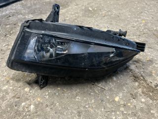 bontott VW GOLF VII Jobb Ködfényszóró