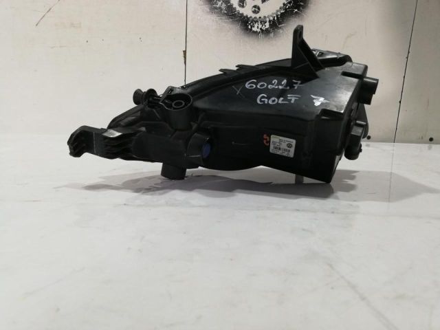 bontott VW GOLF VII Jobb Ködfényszóró