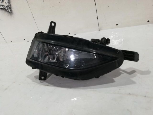 bontott VW GOLF VII Jobb Ködfényszóró