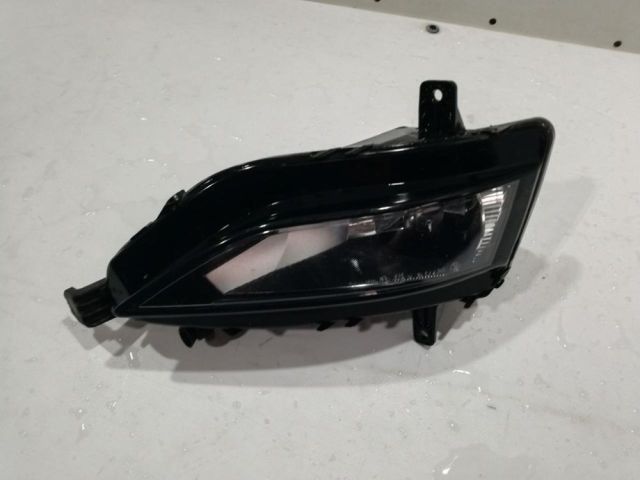 bontott VW GOLF VII Jobb Ködfényszóró