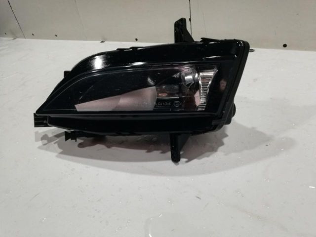 bontott VW GOLF VII Jobb Ködfényszóró