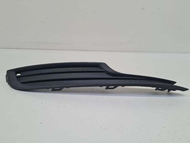 bontott VW GOLF VII Jobb Ködlámpa Rács