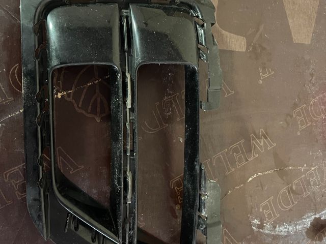 bontott VW GOLF VII Jobb Ködlámpa Rács