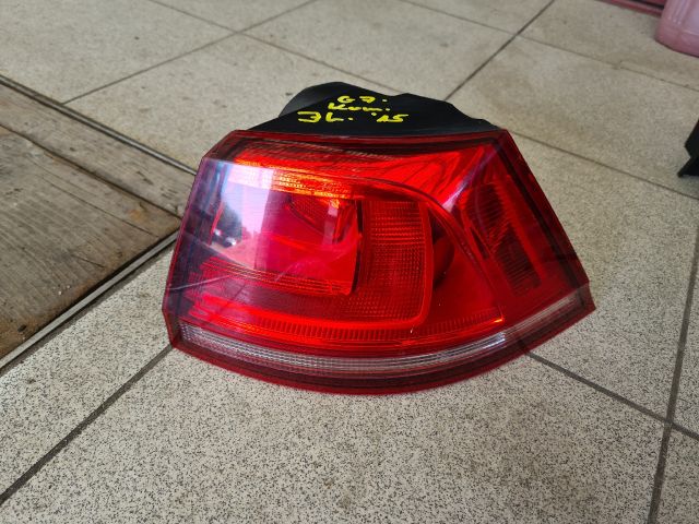 bontott VW GOLF VII Jobb Külső Hátsó Lámpa