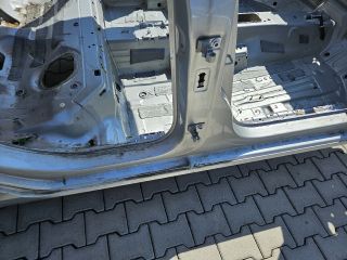 bontott VW GOLF VII Jobb Küszöb