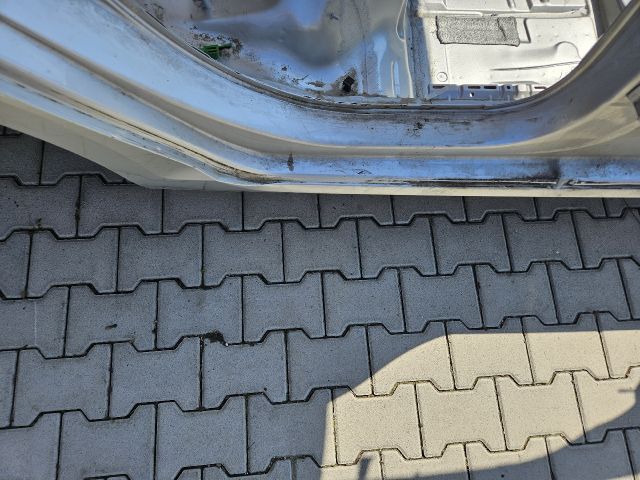 bontott VW GOLF VII Jobb Küszöb