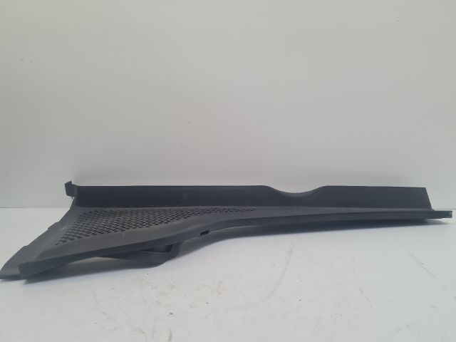 bontott VW GOLF VII Jobb Levélrács Záróvég