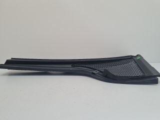 bontott VW GOLF VII Jobb Levélrács Záróvég