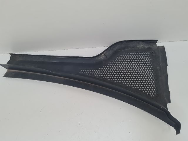 bontott VW GOLF VII Jobb Levélrács Záróvég