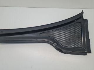 bontott VW GOLF VII Jobb Levélrács Záróvég