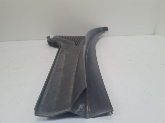 bontott VW GOLF VII Jobb Levélrács Záróvég