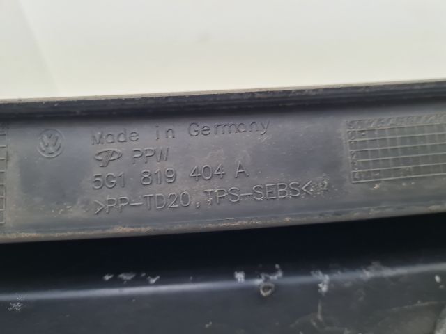 bontott VW GOLF VII Jobb Levélrács Záróvég