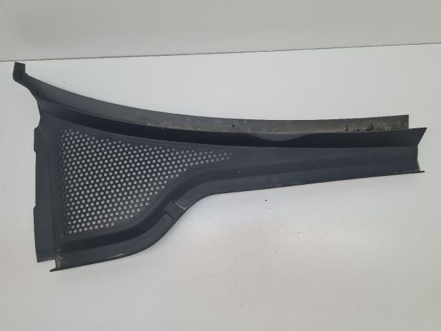 bontott VW GOLF VII Jobb Levélrács Záróvég