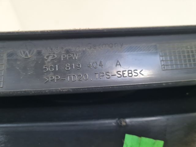 bontott VW GOLF VII Jobb Levélrács Záróvég