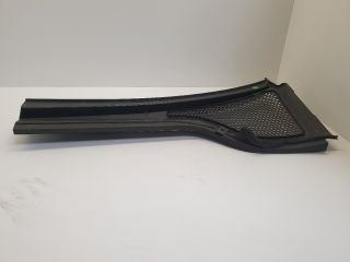 bontott VW GOLF VII Jobb Levélrács Záróvég