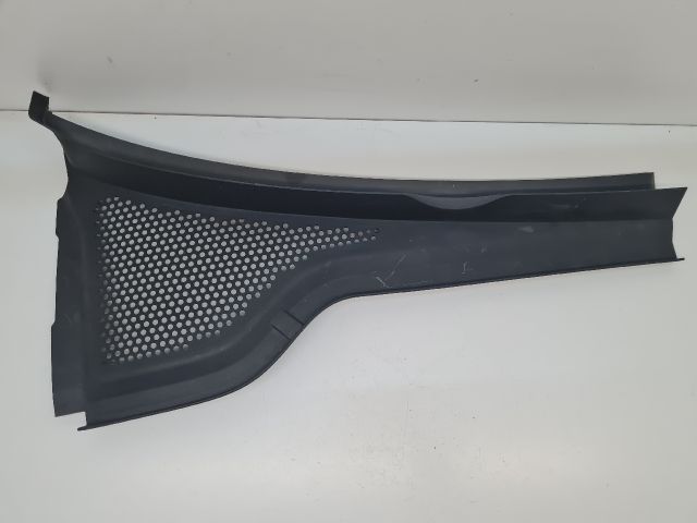 bontott VW GOLF VII Jobb Levélrács Záróvég