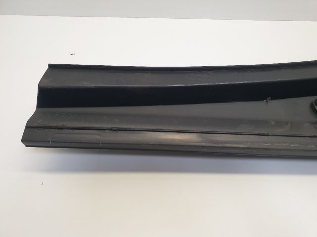 bontott VW GOLF VII Jobb Levélrács Záróvég