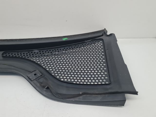 bontott VW GOLF VII Jobb Levélrács Záróvég