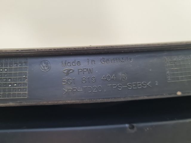 bontott VW GOLF VII Jobb Levélrács Záróvég