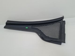 bontott VW GOLF VII Jobb Levélrács Záróvég