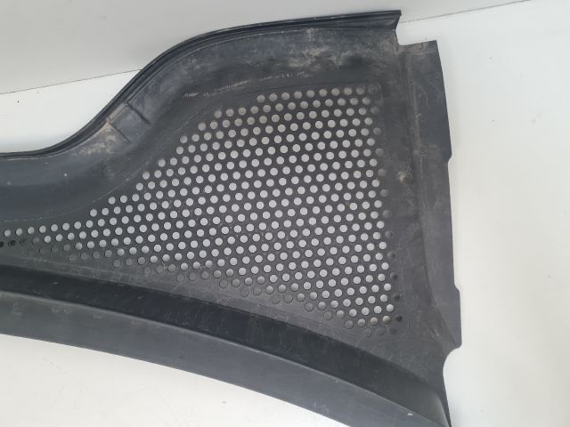 bontott VW GOLF VII Jobb Levélrács Záróvég