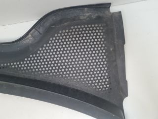 bontott VW GOLF VII Jobb Levélrács Záróvég