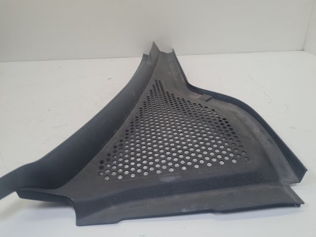 bontott VW GOLF VII Jobb Levélrács Záróvég