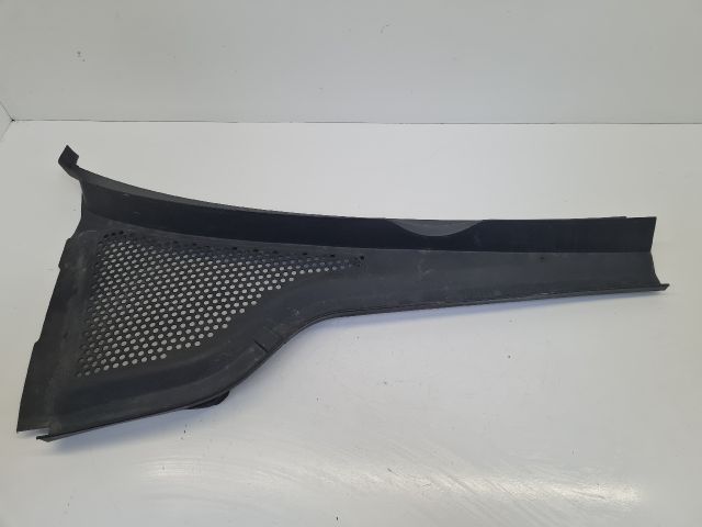 bontott VW GOLF VII Jobb Levélrács Záróvég