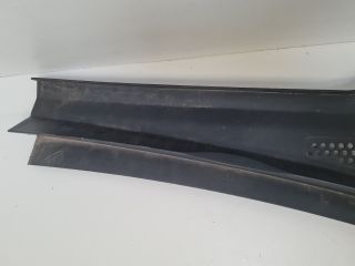 bontott VW GOLF VII Jobb Levélrács Záróvég