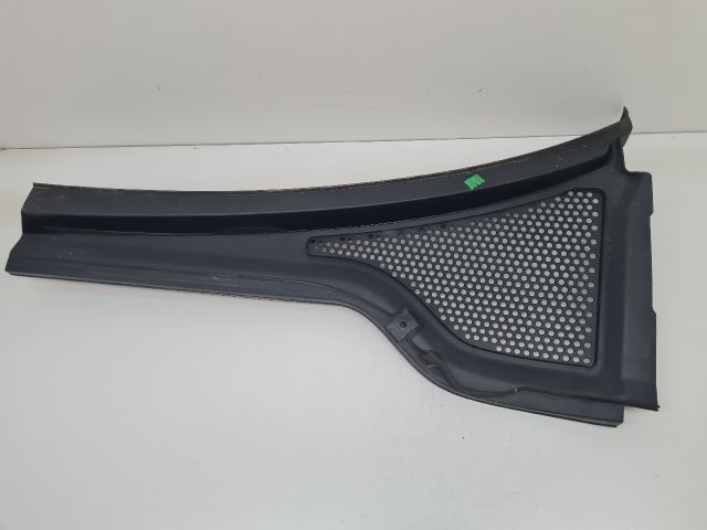 bontott VW GOLF VII Jobb Levélrács Záróvég