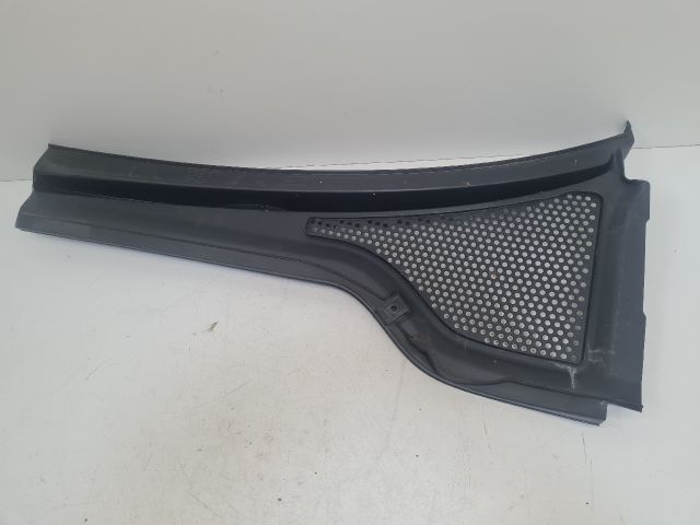 bontott VW GOLF VII Jobb Levélrács Záróvég