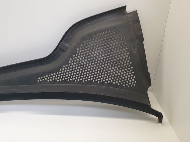 bontott VW GOLF VII Jobb Levélrács Záróvég