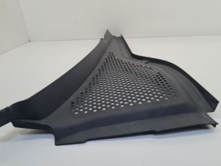 bontott VW GOLF VII Jobb Levélrács Záróvég