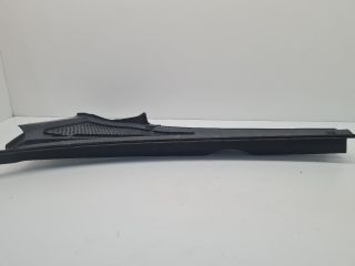 bontott VW GOLF VII Jobb Levélrács Záróvég