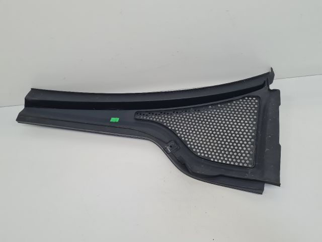 bontott VW GOLF VII Jobb Levélrács Záróvég