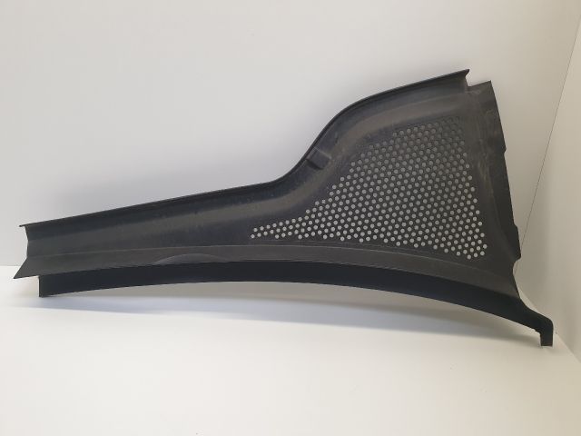 bontott VW GOLF VII Jobb Levélrács Záróvég