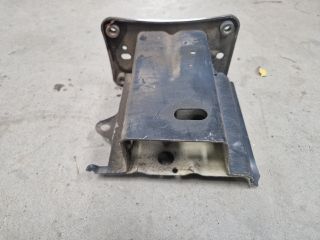 bontott VW GOLF VII Jobb Lökhárító Tartó Nyúlványvég