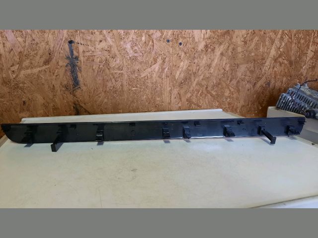 bontott VW GOLF VII Jobb Műszerfal Díszléc